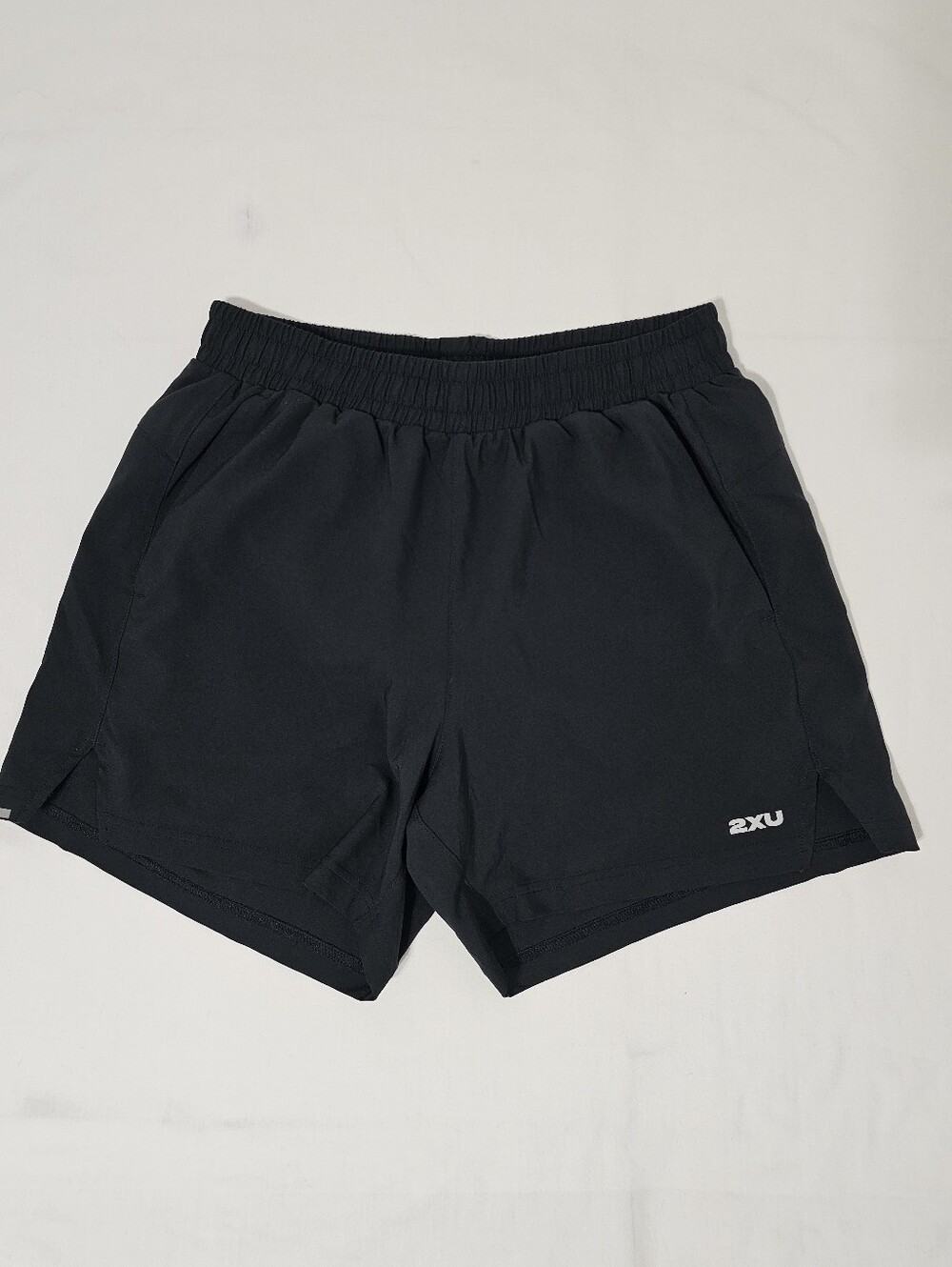 2XU Men's Aero Running Shorts Black M Zip Pocket Lightweight Athletic Training